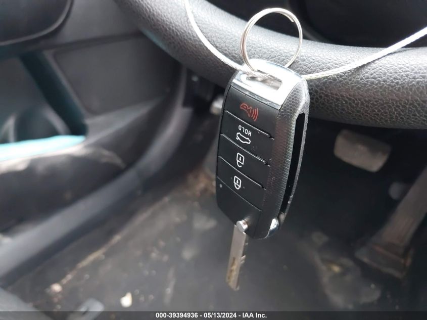 2018 Kia Optima Lx VIN: 5XXGT4L3XJG196208 Lot: 39394936