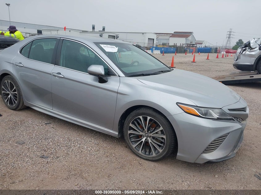 TOYOTA CAMRY SE 2019