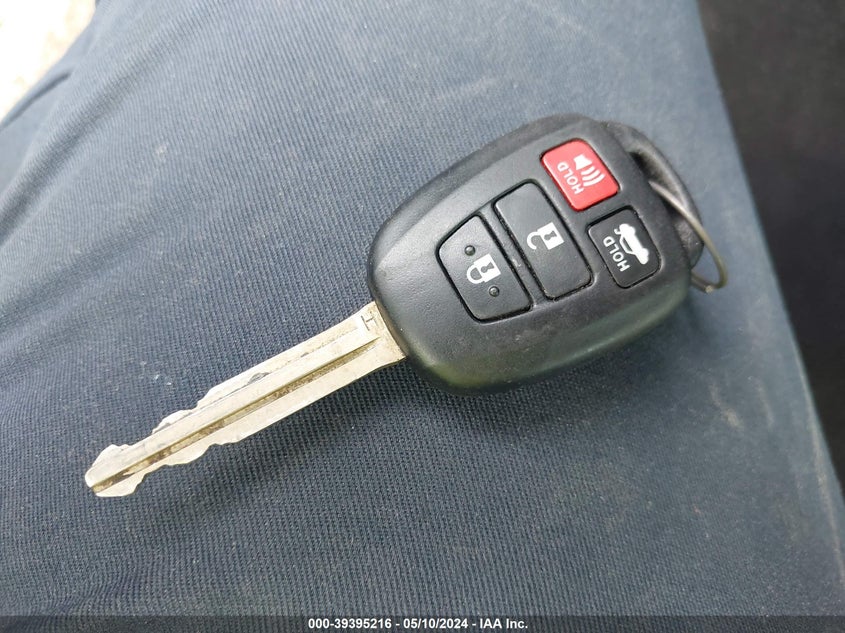 2019 TOYOTA COROLLA SE - 2T1BURHE4KC176950