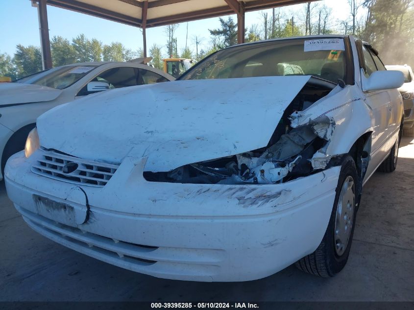 1998 Toyota Camry Le VIN: JT2BG22K9W0179347 Lot: 39395285