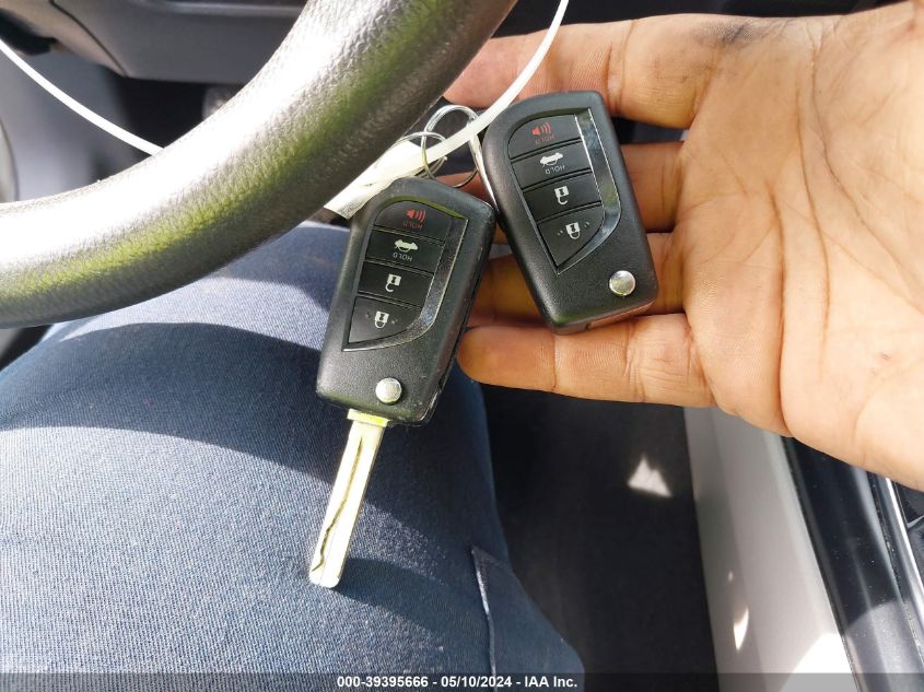 2019 Toyota Camry Le VIN: 4T1B11HK9KU247560 Lot: 39395666