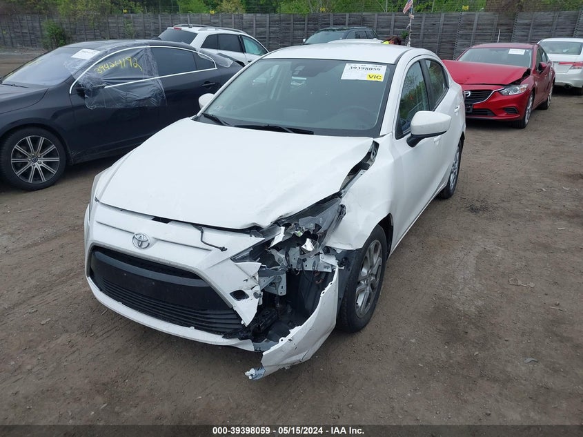 VIN 3MYDLBYV1JY324460 2018 TOYOTA YARIS IA