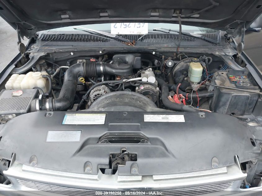 2000 Chevrolet Silverado C1500 VIN: 1GCEC19WXYZ194375 Lot: 39398258