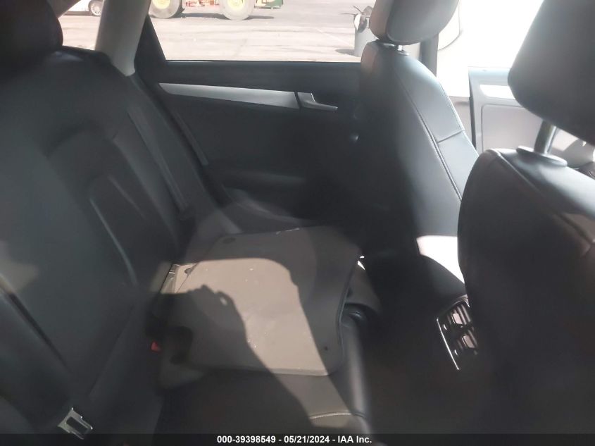 2015 Audi A4 2.0T Premium VIN: WAUAFAFL2FN025114 Lot: 39398549