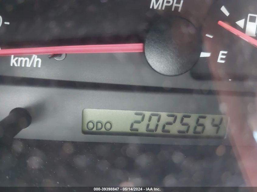 2003 Toyota Camry Le VIN: 4T1BE32K13U166417 Lot: 39398847