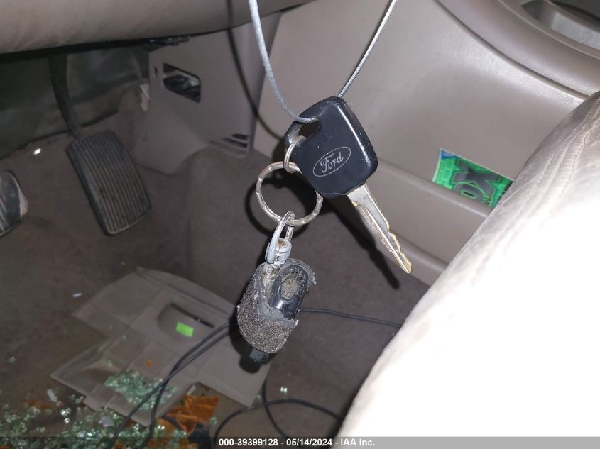 2001 Ford Expedition Eddie Bauer VIN: 1FMPU18L71LB42252 Lot: 39399128