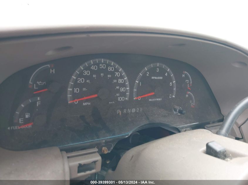 2000 Ford Expedition Eddie Bauer VIN: 1FMPU18L3YLA10647 Lot: 39399301