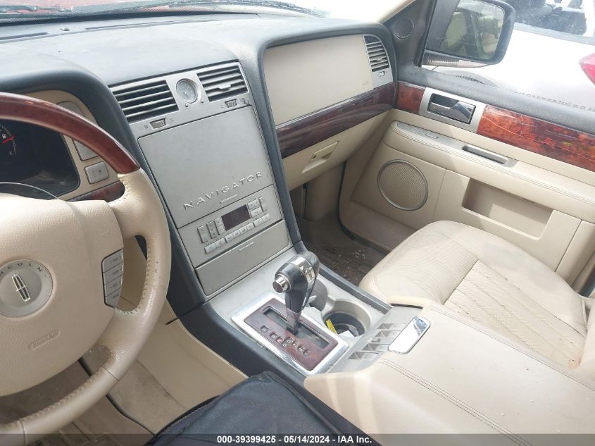 2005 Lincoln Navigator VIN: 5LMFU28555LJ16951 Lot: 39399425