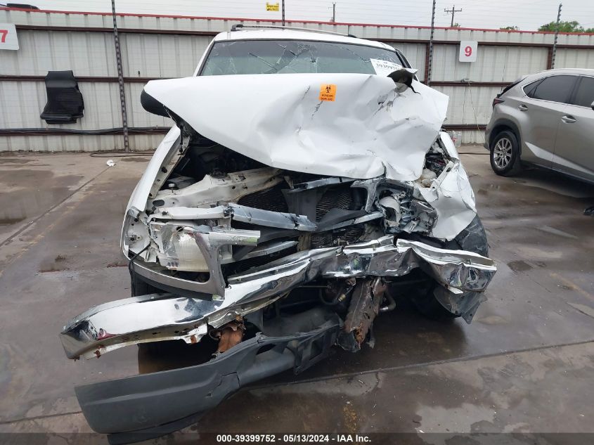 2000 Ford Expedition Xlt VIN: 1FMRU156XYLB88613 Lot: 39399752