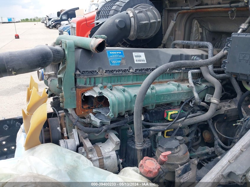 2015 Volvo Vn Vnl VIN: 4V4NC9EH0FN181472 Lot: 39400233