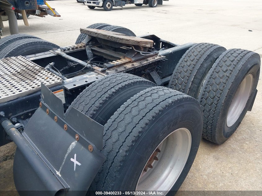 2015 Volvo Vn Vnl VIN: 4V4NC9EH0FN181472 Lot: 39400233