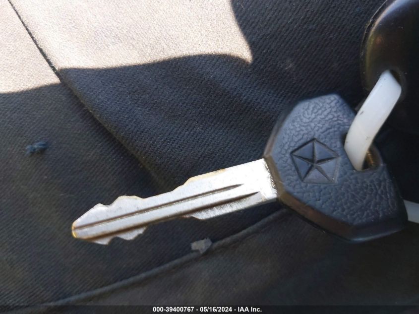 1996 Dodge Ram 1500 VIN: 1B7HF16Z2TJ185549 Lot: 39400767