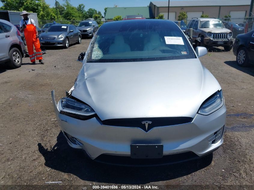 2018 Tesla Model X 100D/75D/P100D VIN: 5YJXCBE23JF122107 Lot: 39401686