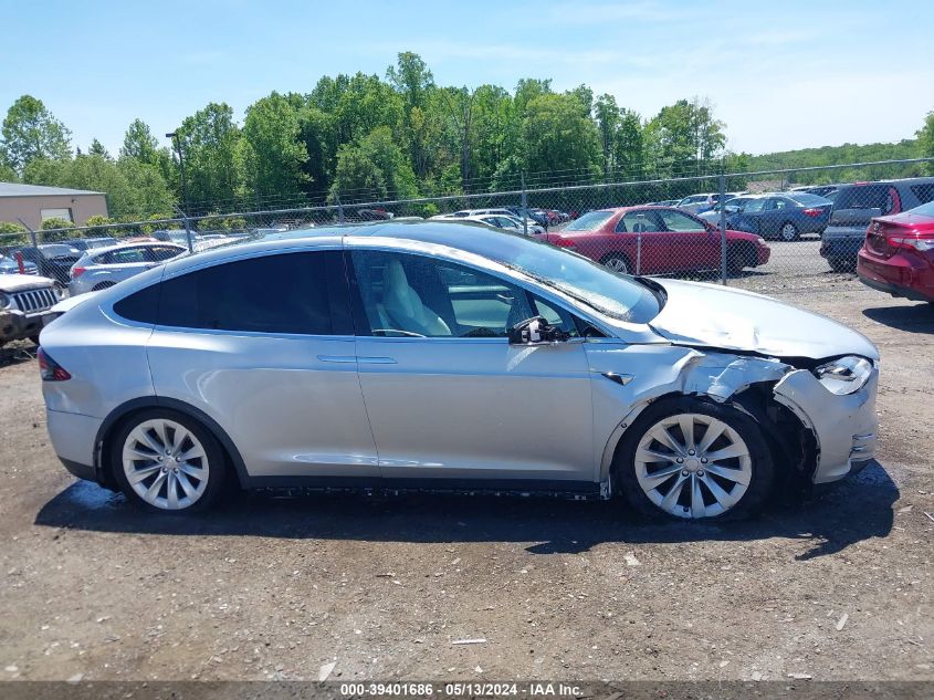 2018 Tesla Model X 100D/75D/P100D VIN: 5YJXCBE23JF122107 Lot: 39401686