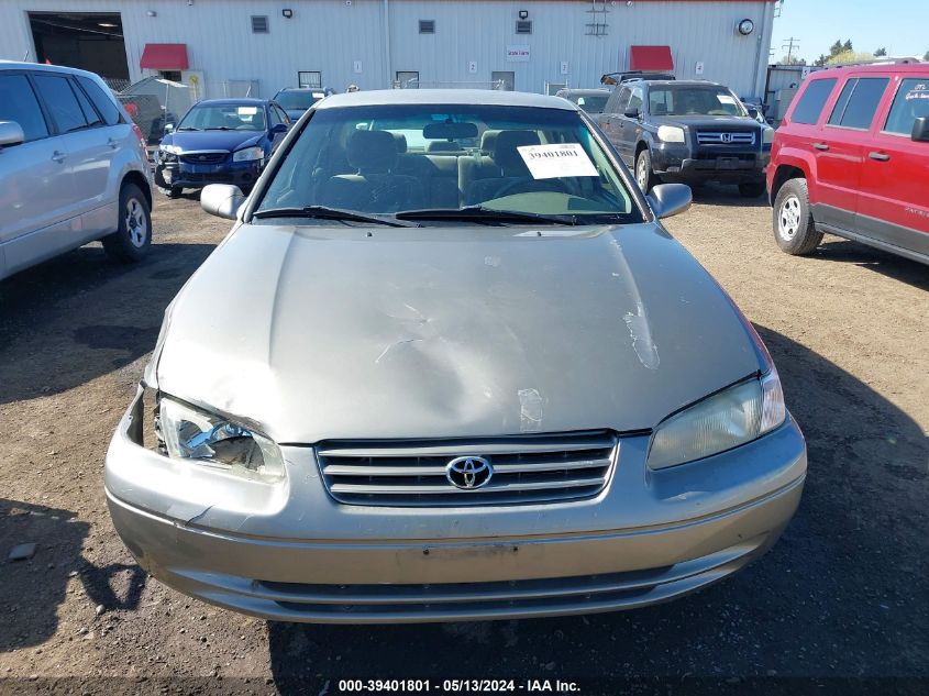 1998 Toyota Camry Le VIN: JT2BG22K2W0236200 Lot: 39401801