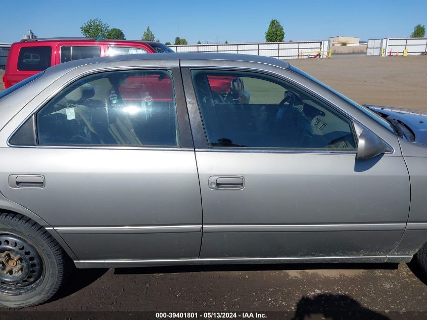 1998 Toyota Camry Le VIN: JT2BG22K2W0236200 Lot: 39401801