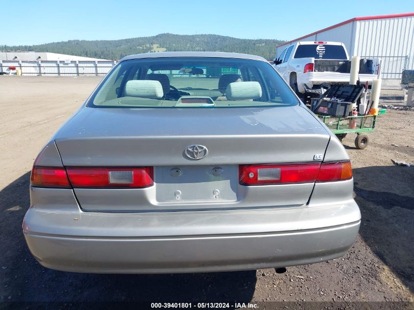 1998 Toyota Camry Le VIN: JT2BG22K2W0236200 Lot: 39401801