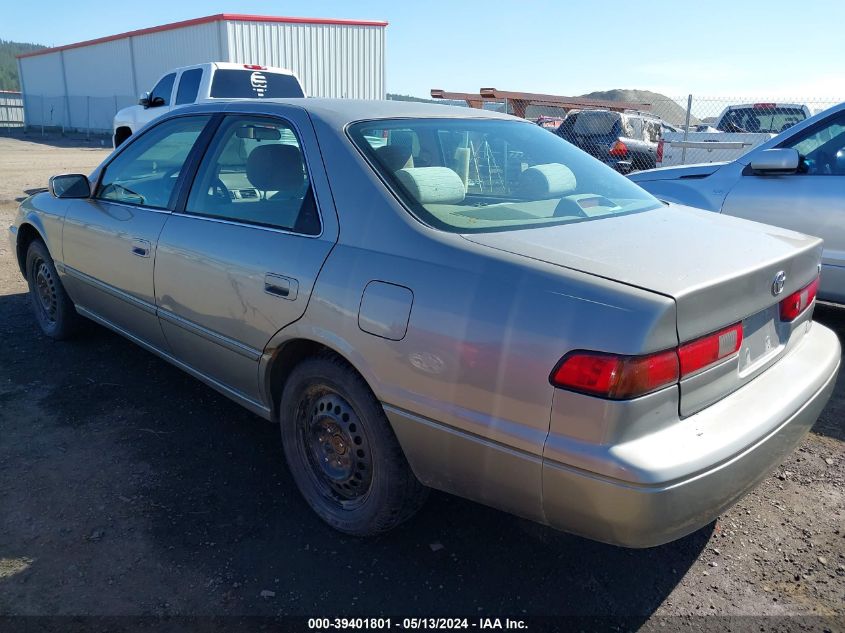 1998 Toyota Camry Le VIN: JT2BG22K2W0236200 Lot: 39401801