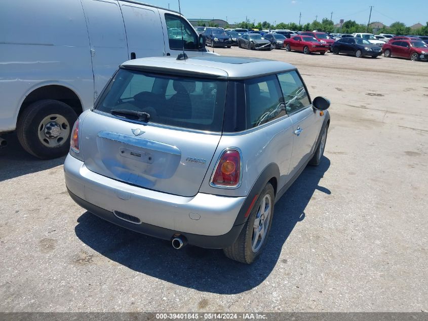 2008 Mini Cooper VIN: WMWMF33518TT63200 Lot: 39401845