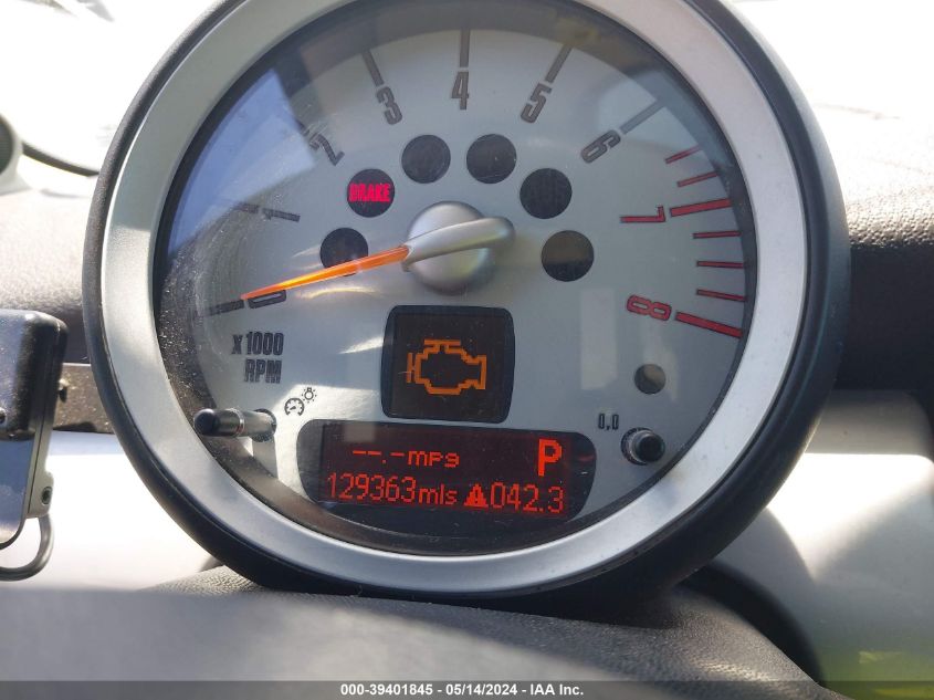 2008 Mini Cooper VIN: WMWMF33518TT63200 Lot: 39401845