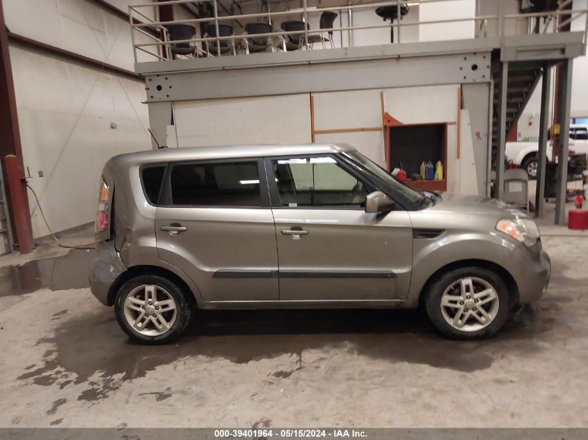 2011 Kia Soul + VIN: KNDJT2A2XB7307225 Lot: 39401964