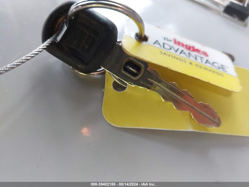 2001 Buick Century Custom VIN: 2G4WS52J811147515 Lot: 39402150