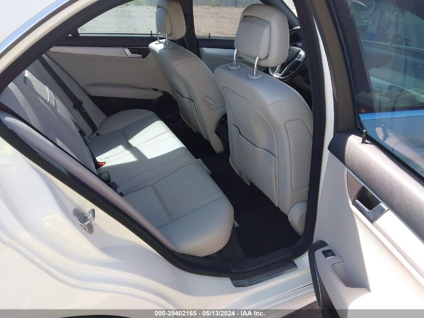 2012 Mercedes-Benz C 300 Luxury 4Matic/Sport 4Matic VIN: WDDGF8BB6CF930096 Lot: 39402165