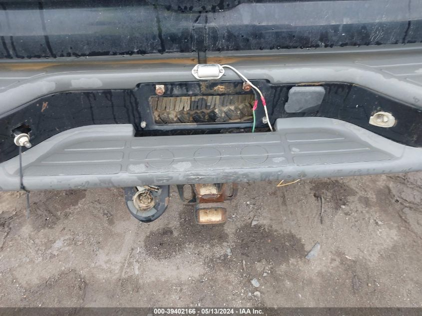 2005 Chevrolet Tahoe Z71 VIN: 1GNEK13T35R237863 Lot: 39402166