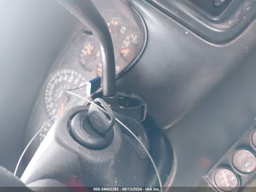 2004 Chevrolet Silverado 1500 Z71 VIN: 2GCEK19T141212824 Lot: 39402293