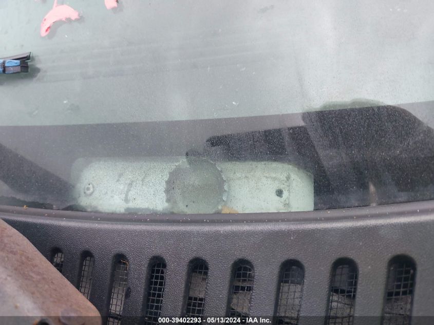 2004 Chevrolet Silverado 1500 Z71 VIN: 2GCEK19T141212824 Lot: 39402293