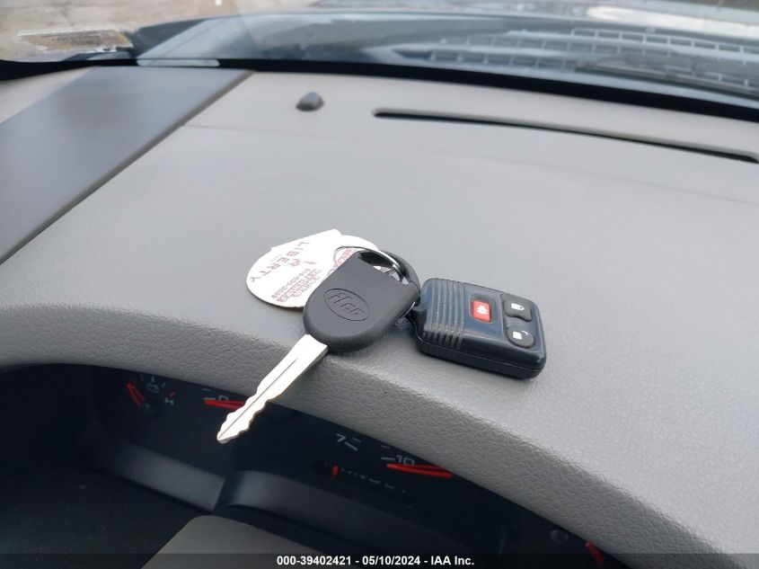 2005 Ford F-150 Stx/Xlt VIN: 1FTRF02W45KC33852 Lot: 39402421