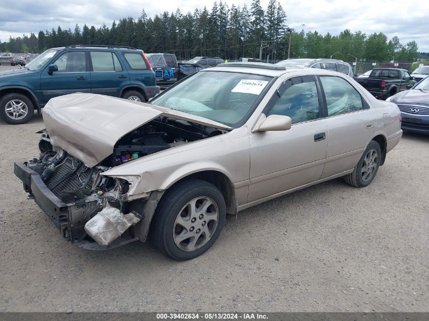 2000 Toyota Camry Le VIN: 4T1BG22K8YU925558 Lot: 39402634