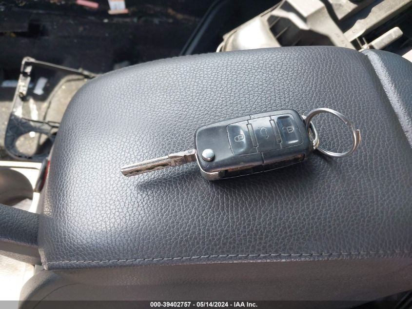 2008 Volkswagen Rabbit S VIN: WVWAB71K48W341322 Lot: 39402757