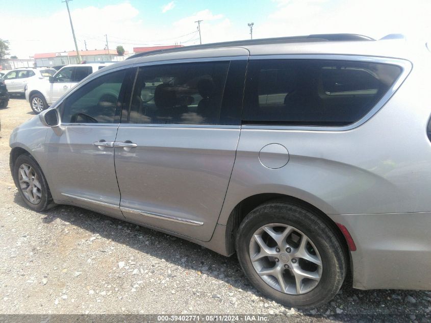 2017 Chrysler Pacifica Touring-L VIN: 2C4RC1BG8HR735101 Lot: 39402771