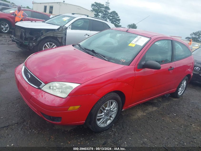 2005 Ford Focus Zx3 VIN: 3FAFP31NX5R135839 Lot: 39403378