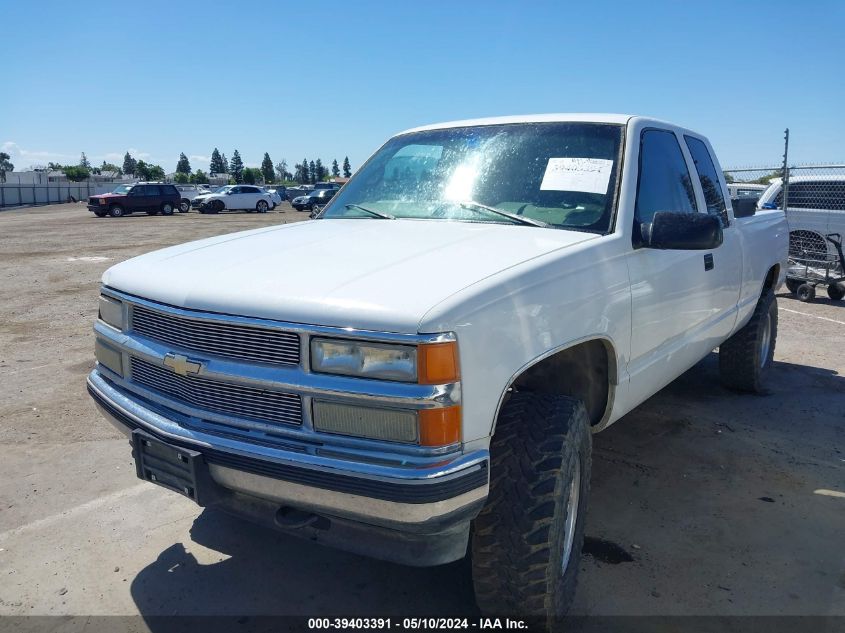 1998 Chevrolet K1500 Fleetside VIN: 1GCEK19R2WE156950 Lot: 39403391