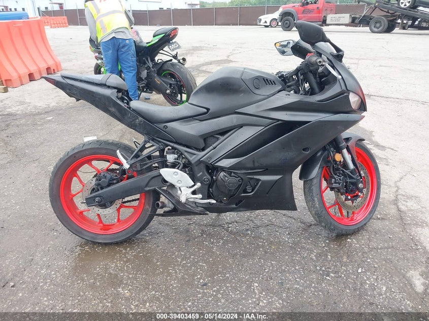 2022 YAMAHA YZFR3 A MH3RH18YXNK009110