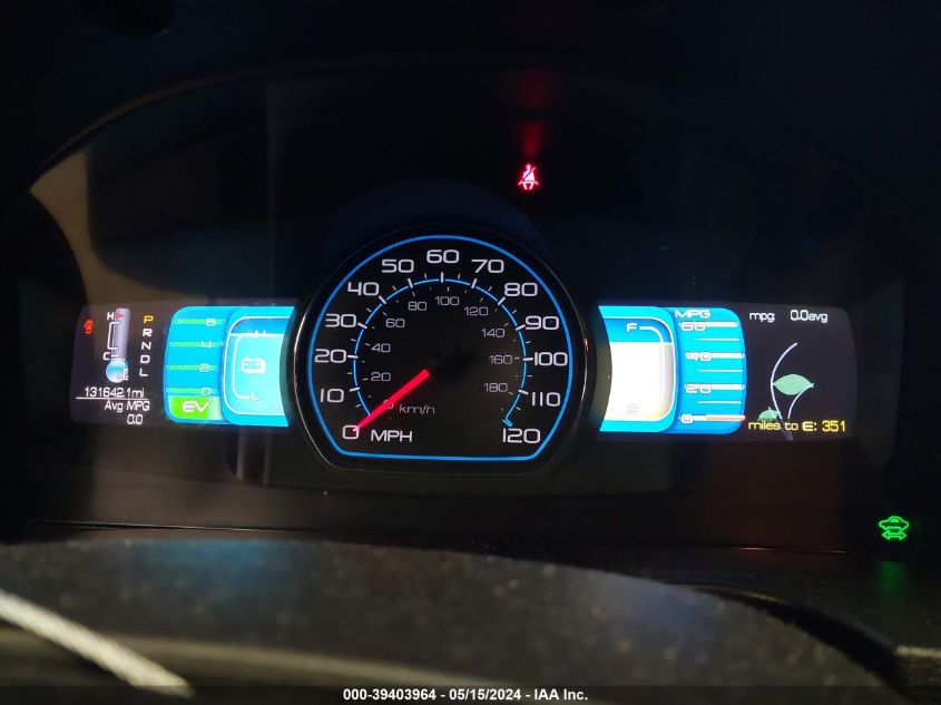 2010 Ford Fusion Hybrid VIN: 3FADP0L33AR324313 Lot: 39403964