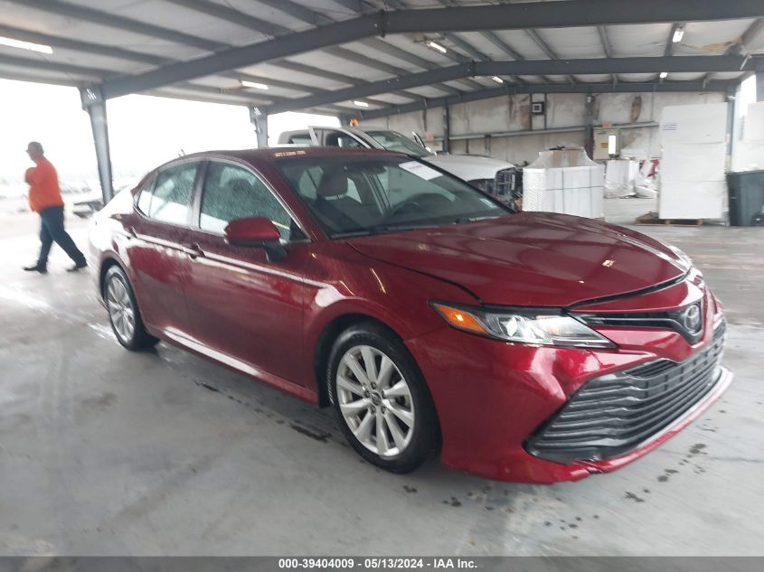 2018 Toyota Camry Le VIN: 4T1B11HK8JU553826 Lot: 39404009