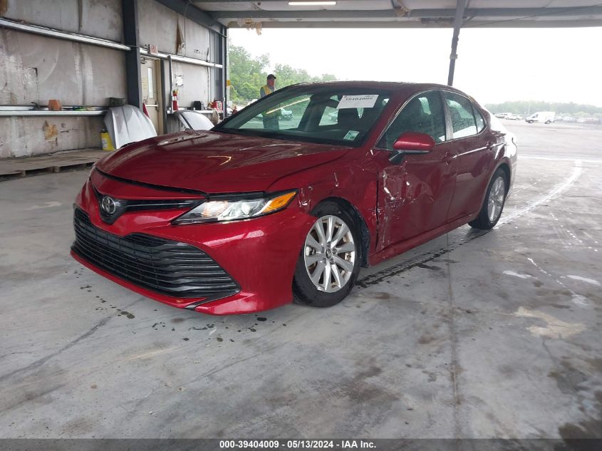 2018 Toyota Camry Le VIN: 4T1B11HK8JU553826 Lot: 39404009