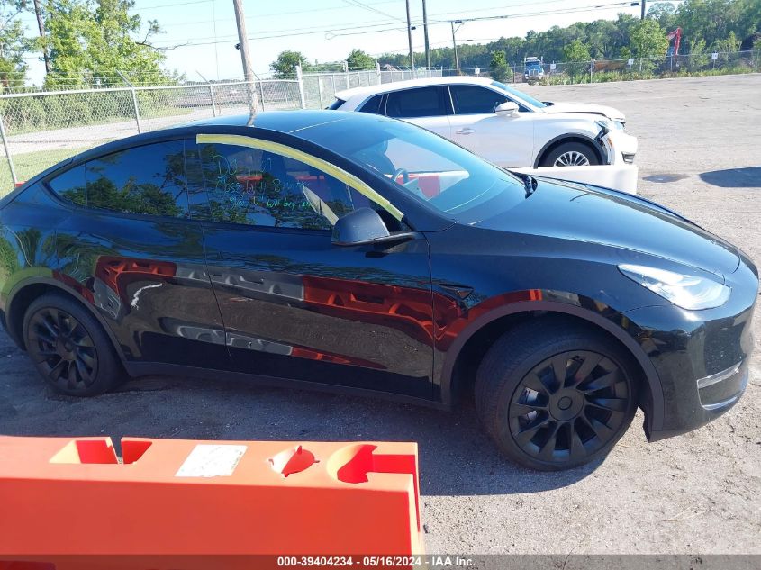 2022 Tesla Model Y Long Range Dual Motor All-Wheel Drive VIN: 7SAYGDEE7NA006381 Lot: 39404234