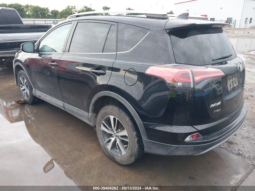 VIN 2T3WFREV1JW475039 2018 TOYOTA RAV4 XLE