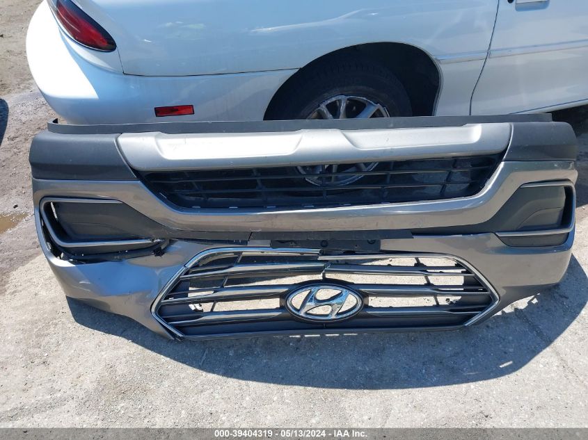 2018 Hyundai Santa Fe Sport 2.4L VIN: 5NMZTDLB8JH073881 Lot: 39404319