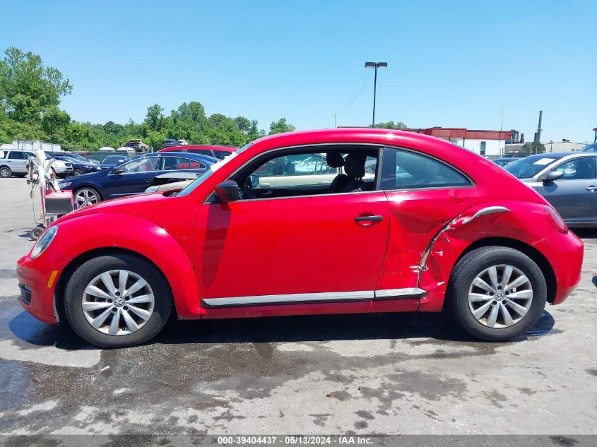 2013 Volkswagen Beetle 2.5L Entry VIN: 3VWFP7AT5DM669632 Lot: 39404437