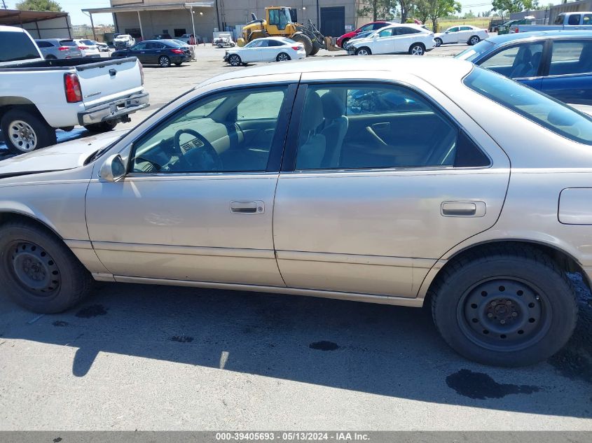 2000 Toyota Camry Le VIN: JT2BG22KXY0512660 Lot: 39405693