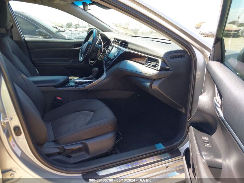 VIN 4T1B11HK0JU620449 2018 TOYOTA CAMRY LE