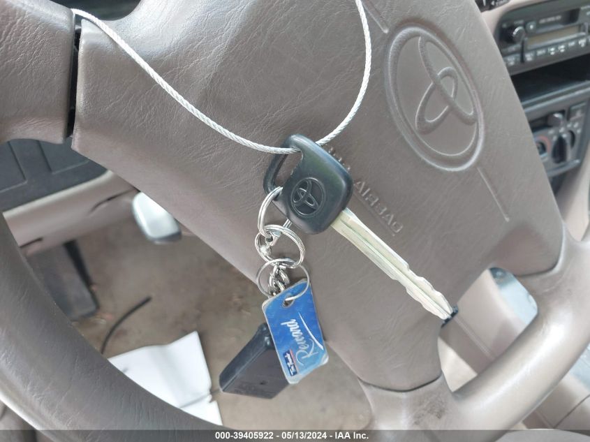 1999 Toyota Camry Le VIN: 4T1BG22KXXU410754 Lot: 39405922