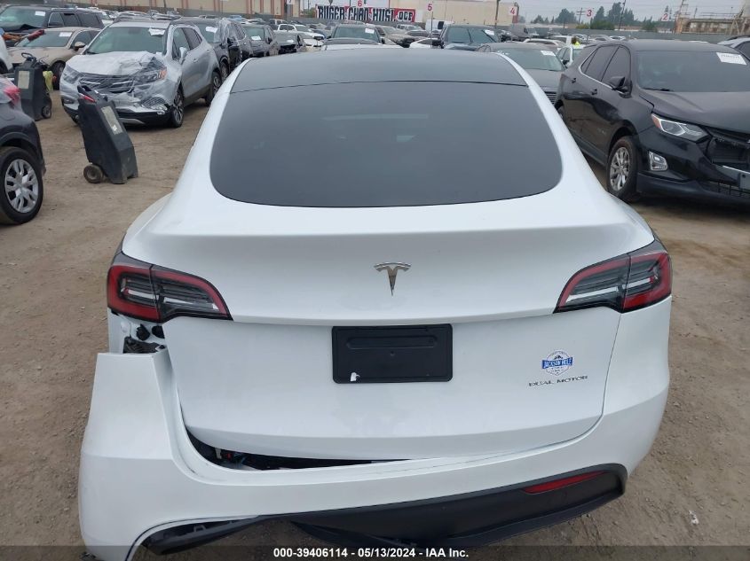 2024 Tesla Model Y Long Range Dual Motor All-Wheel Drive VIN: 7SAYGDEE0RF077110 Lot: 39406114