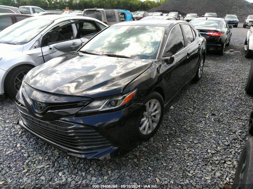 2018 Toyota Camry Le VIN: 4T1B11HK1JU084823 Lot: 39406265