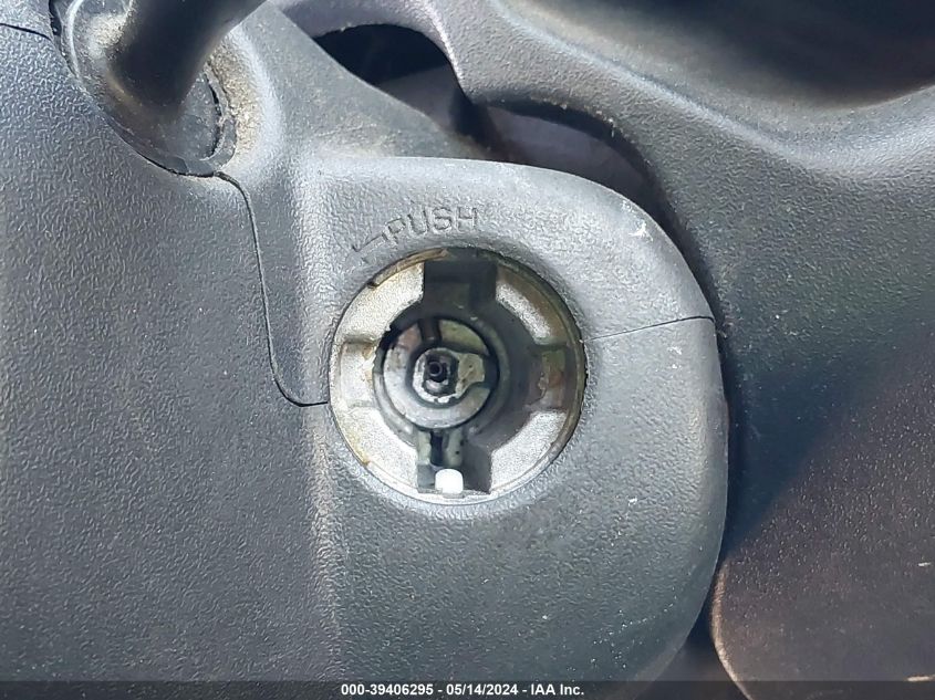 2005 Scion Xb VIN: JTLKT324450200327 Lot: 39406295